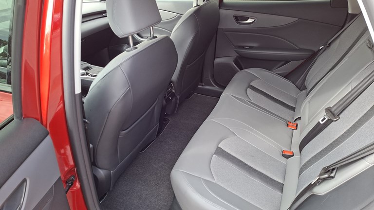 MG S5 EV Luxury Long Range 231