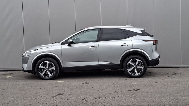 Rabljeno vozilo Nissan Qashqai 1.3 DIG-T MHEV Automatic N-Connecta, Benzin