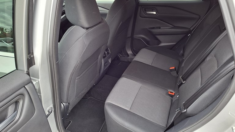 Rabljeno vozilo Nissan Qashqai 1.3 DIG-T MHEV Automatic N-Connecta, Benzin