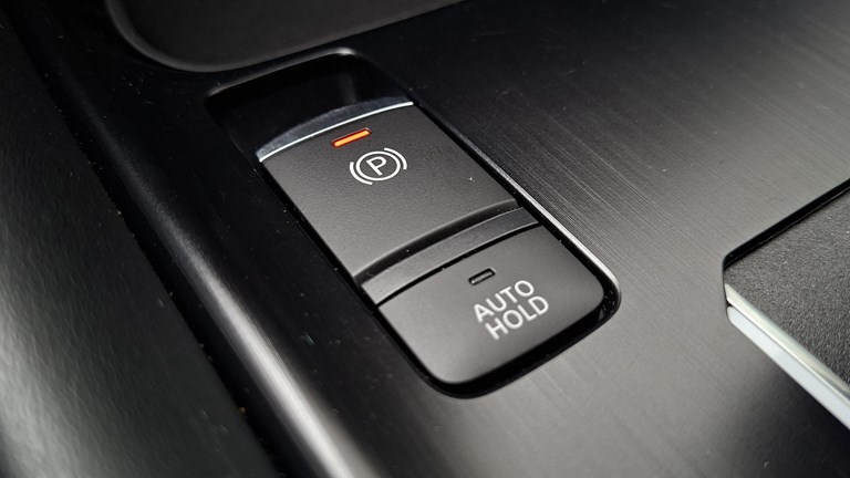 Rabljeno vozilo Nissan Qashqai 1.3 DIG-T MHEV Automatic N-Connecta, Benzin