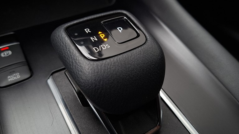 Rabljeno vozilo Nissan Qashqai 1.3 DIG-T MHEV Automatic N-Connecta, Benzin