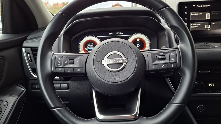 Rabljeno vozilo Nissan Qashqai 1.3 DIG-T MHEV Automatic N-Connecta, Benzin
