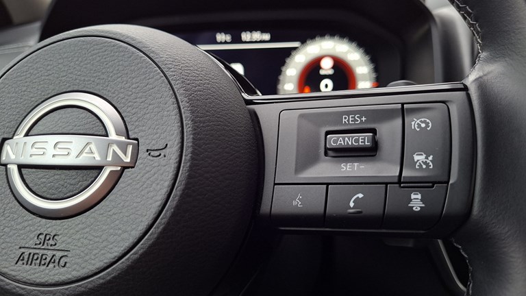 Rabljeno vozilo Nissan Qashqai 1.3 DIG-T MHEV Automatic N-Connecta, Benzin