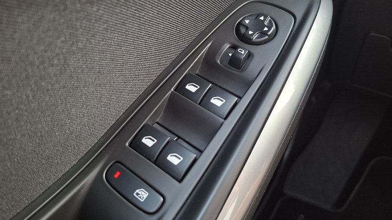 Rabljeno vozilo Opel Grandland X 1.2 Automatic, Benzin