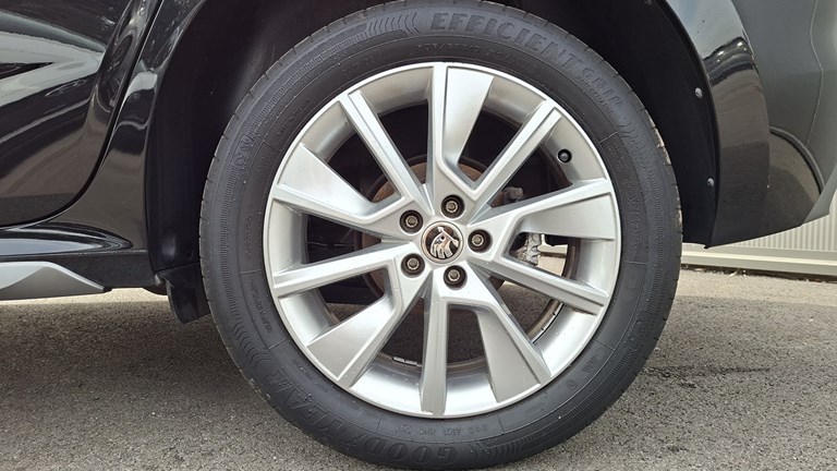 Rabljeno vozilo Škoda Kamiq 1.0 TSI DSG, Benzin