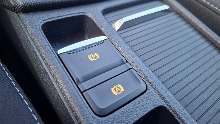 Rabljeno vozilo Škoda Octavia Combi 2.0 TDI DSG, Diesel