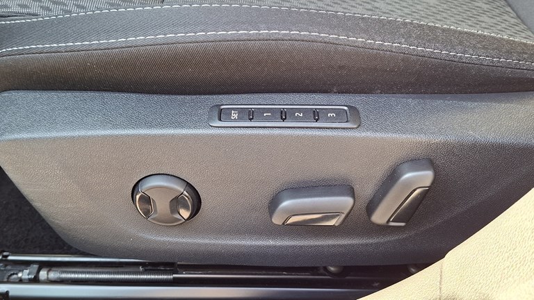 Rabljeno vozilo Škoda Octavia Combi 2.0 TDI DSG, Diesel