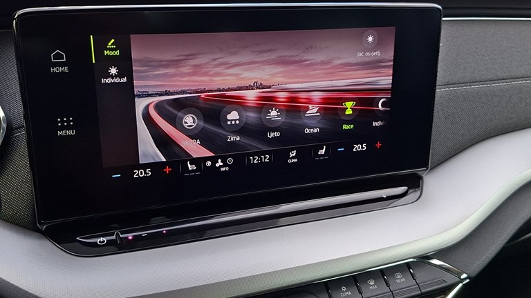 Rabljeno vozilo Škoda Octavia Combi 2.0 TDI DSG Style, Diesel