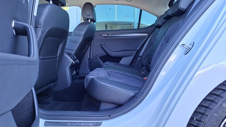 Rabljeno vozilo Škoda Superb 2.0 TDI DSG, Diesel