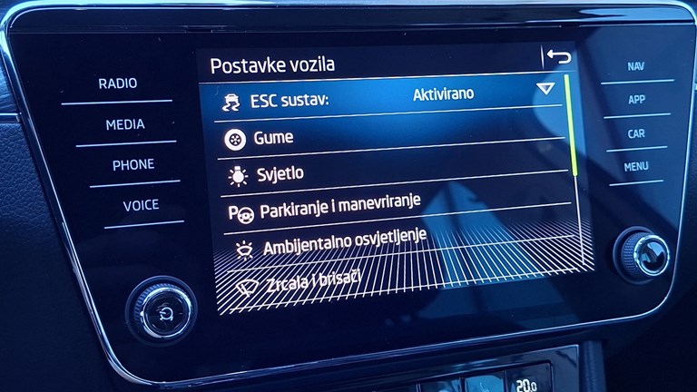Rabljeno vozilo Škoda Superb 2.0 TDI DSG, Diesel