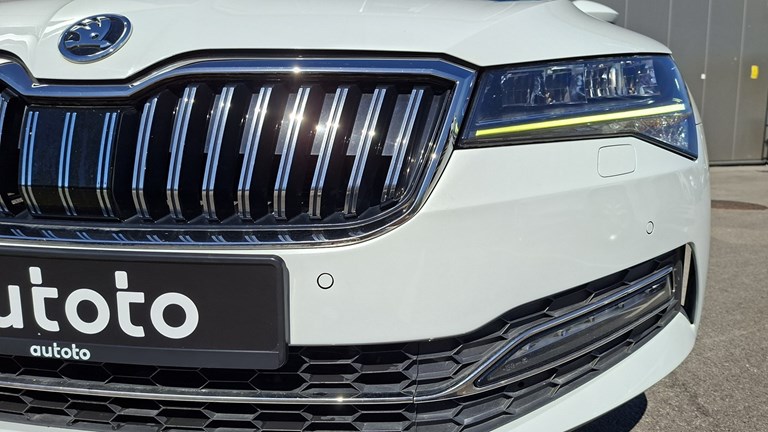 Rabljeno vozilo Škoda Superb 2.0 TDI DSG, Diesel