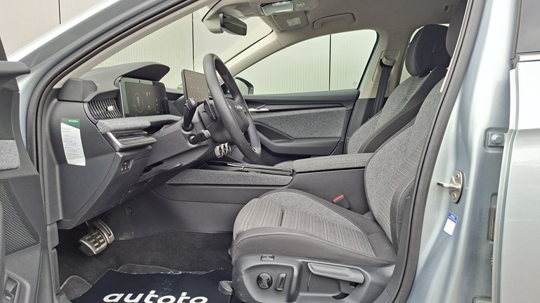 Rabljeno vozilo Škoda Superb Combi 2.0 TDI DSG, Diesel