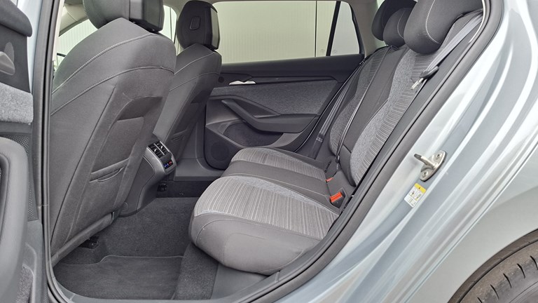 Rabljeno vozilo Škoda Superb Combi 2.0 TDI DSG, Diesel