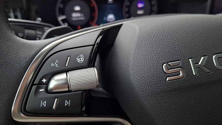 Rabljeno vozilo Škoda Superb Combi 2.0 TDI DSG, Diesel