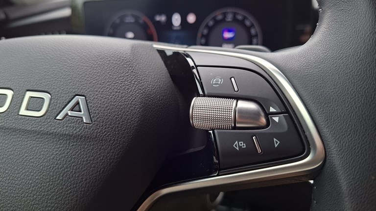 Rabljeno vozilo Škoda Superb Combi 2.0 TDI DSG, Diesel