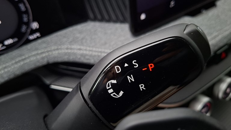Rabljeno vozilo Škoda Superb Combi 2.0 TDI DSG, Diesel