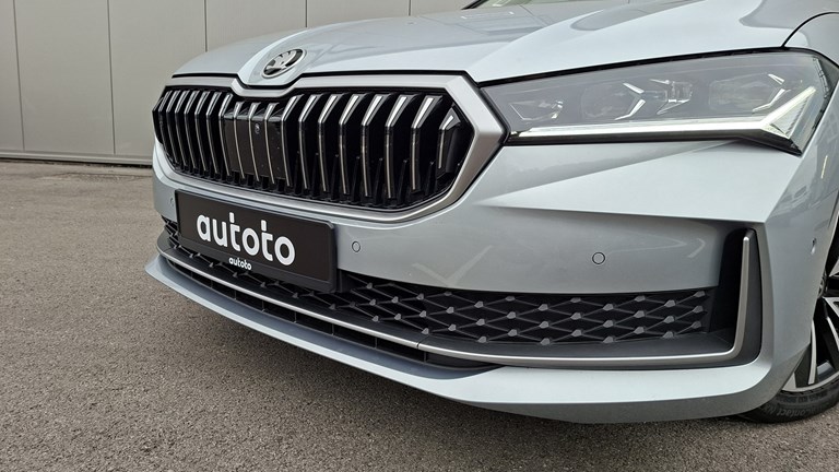Rabljeno vozilo Škoda Superb Combi 2.0 TDI DSG, Diesel