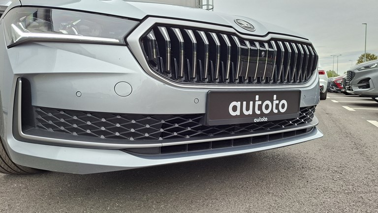 Rabljeno vozilo Škoda Superb Combi 2.0 TDI DSG, Diesel