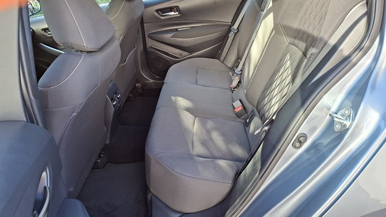 Rabljeno vozilo Toyota Corolla 1.5, Benzin