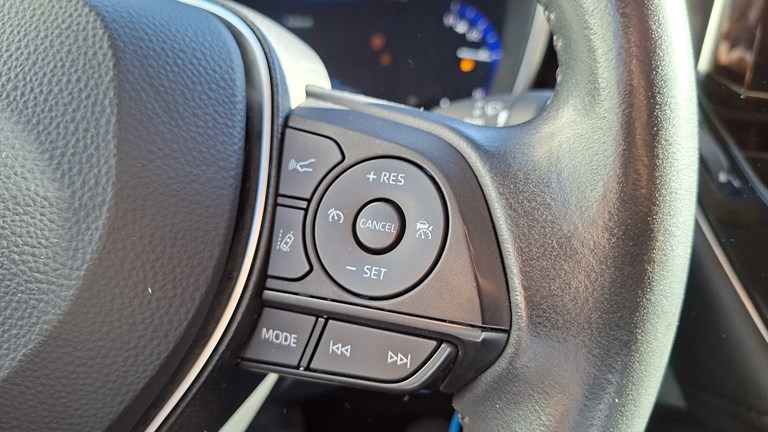 Rabljeno vozilo Toyota Corolla 1.5, Benzin