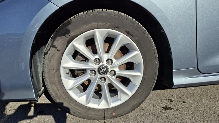 Rabljeno vozilo Toyota Corolla 1.5, Benzin