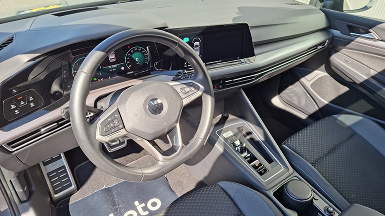 Rabljeno vozilo VW Golf VIII 2.0 TDI DSG, Diesel