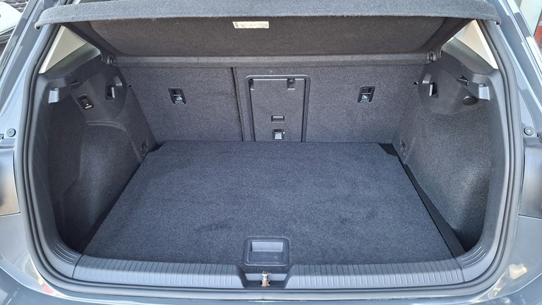 Rabljeno vozilo VW Golf VIII 2.0 TDI DSG, Diesel