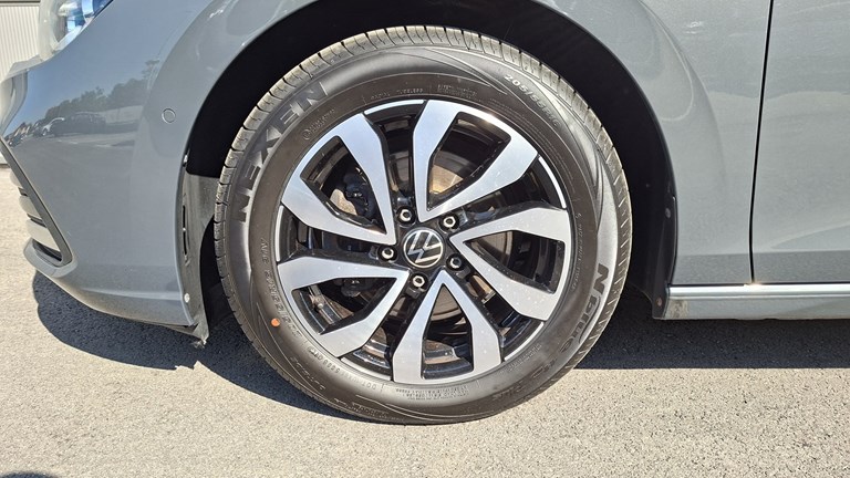 Rabljeno vozilo VW Golf VIII 2.0 TDI DSG, Diesel