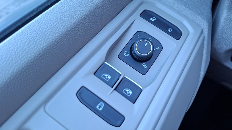 Rabljeno vozilo VW Multivan 2.0 TSI Automatic Bulli (7 sjedala), Benzin